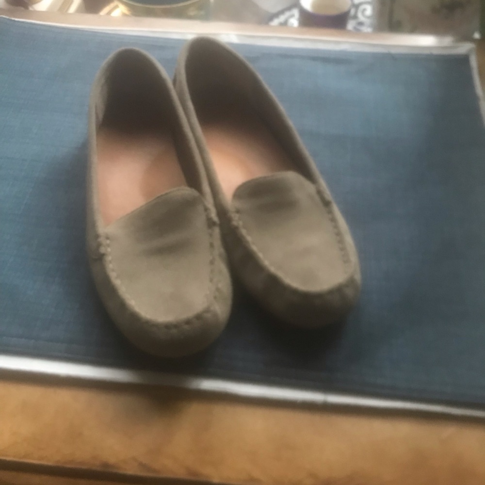 Like new! UGG Loafers